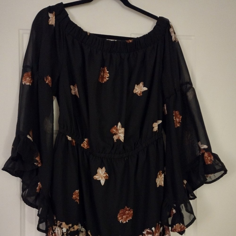 Black / Floral Dress